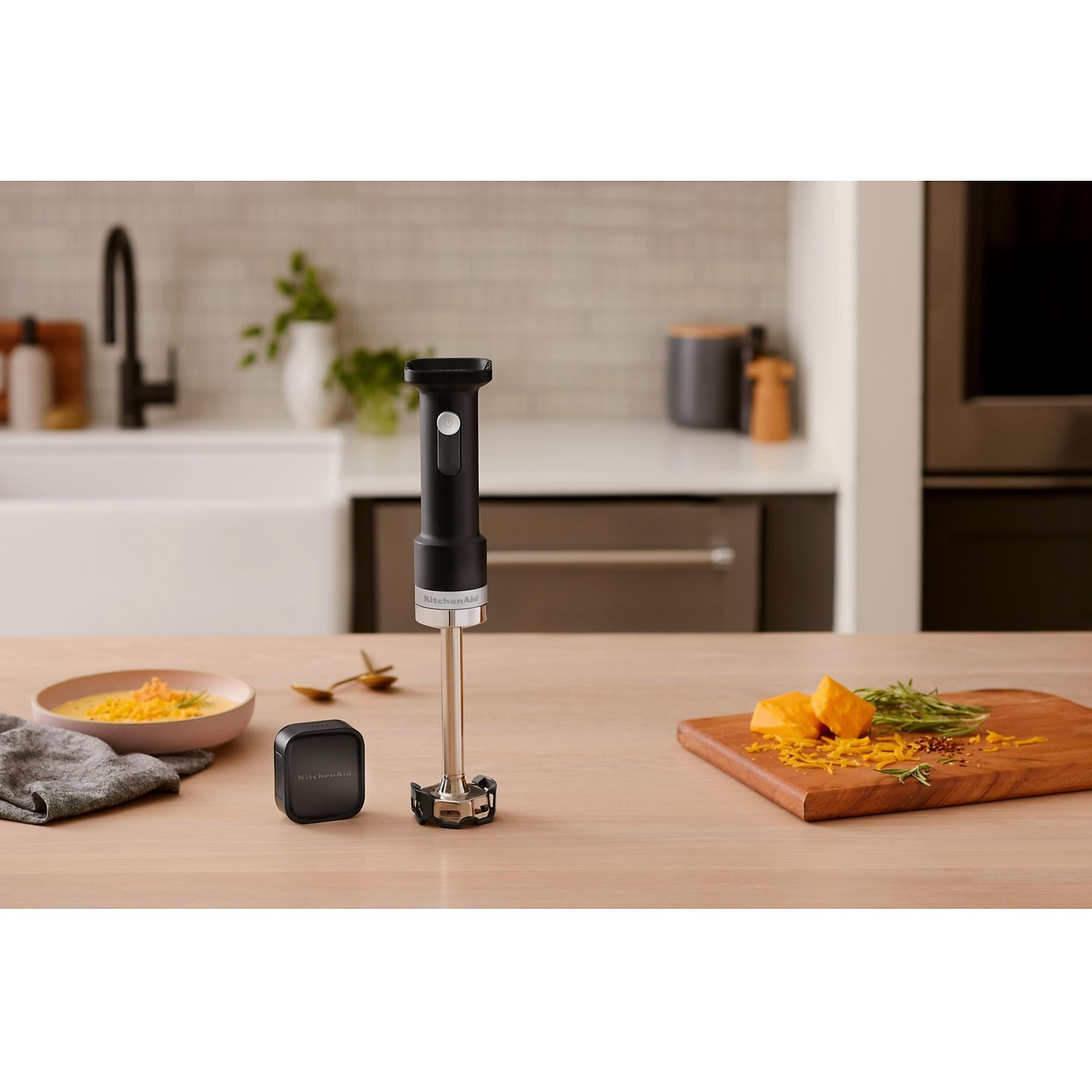 KitchenAid Frullatore a Immersione Senza Fili con Accessori e Batteria Rimovibile 12V