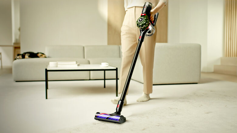 Dyson V8 Cyclone Aspirapolvere a bastone 2 in 1 Batteria Secco Senza sacchetto 0,54 L Nero