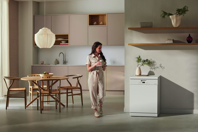 Miele G 5611 SC BRWS Lavastoviglie Libera installazione 14 coperti A