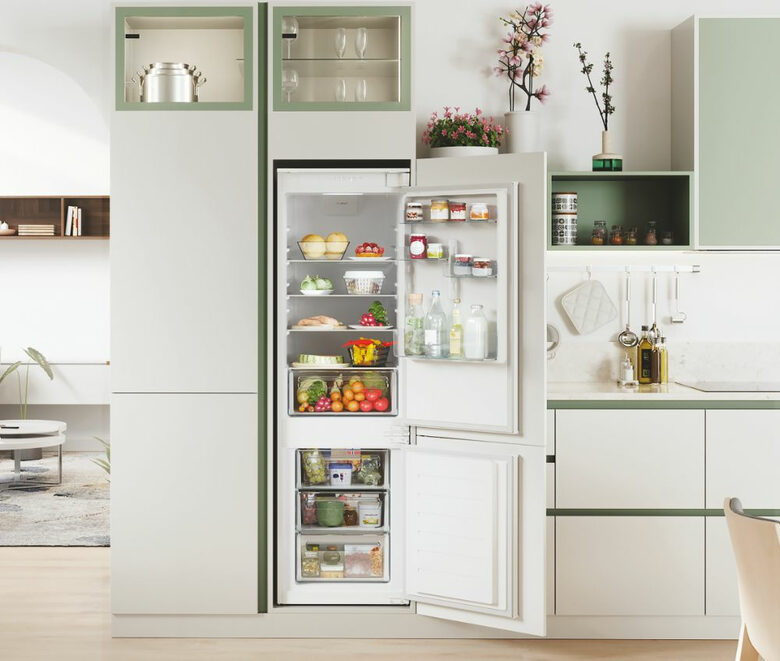 Candy CBL3518E frigorifero con congelatore Da incasso