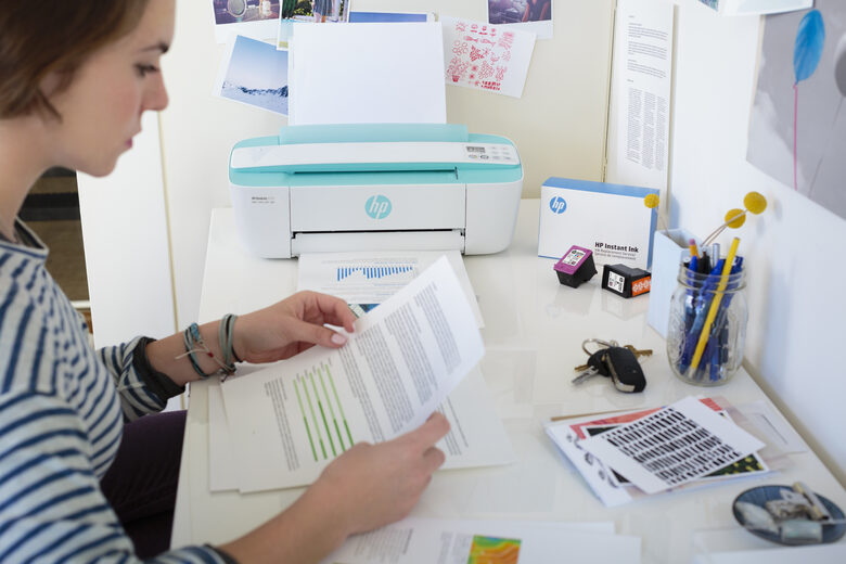 HP DeskJet 3760 Wireless All-in-One Colore Stampante, Instant Ink; Fotocopiatrice, scanner