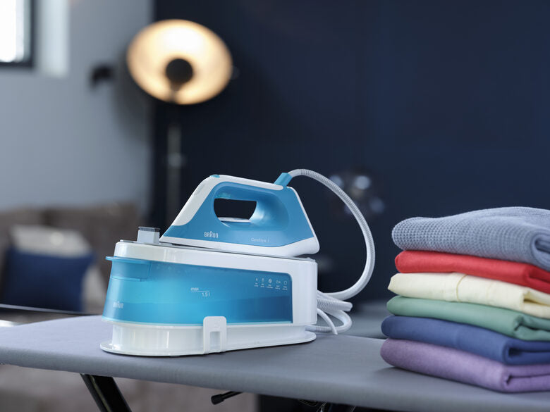 Braun CareStyle 1 - Ferro da stiro con caldaia, Piastra con tecnologia FreeGlide3D, 2400W, 1.5L, Bianco/Turchese (IS1013GR)