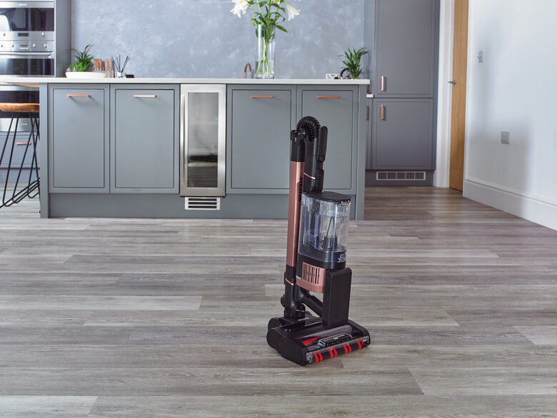 Shark Stratos Aspirapolvere a bastone 2 in 1 Batteria Secco Senza sacchetto Nero, Pesca