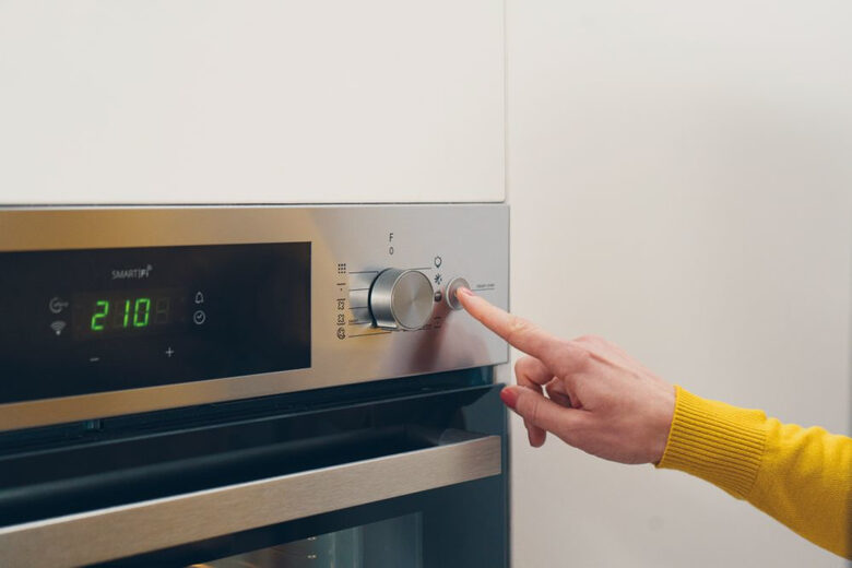 Candy FSCTX886 Smart Steam WIFI Forno Elettrico Multifunzione da Incasso, 70 L, Autopulente, Connesso, Wi-Fi + BLE, Classe A, 59,5x56,8x59,5 cm, Inox [Classe di efficienza energetica A]