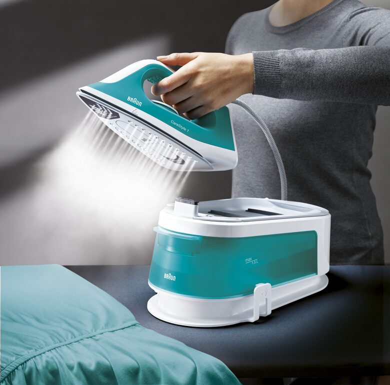 Braun CareStyle 1 - Ferro da stiro con caldaia, Piastra con tecnologia FreeGlide3D, 2400W, 1.5L, Bianco/Turchese (IS1013GR)