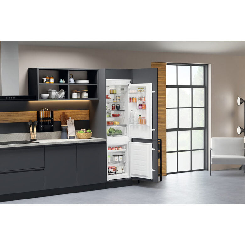 Hotpoint HAC18 T111 frigorifero con congelatore Da incasso 250 L F Bianco
