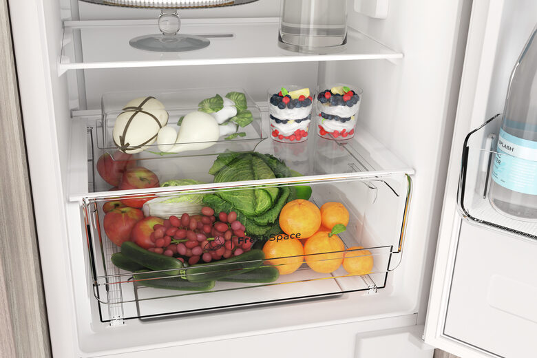 Indesit INC18 T111 frigorifero con congelatore Da incasso 250 L F Bianco