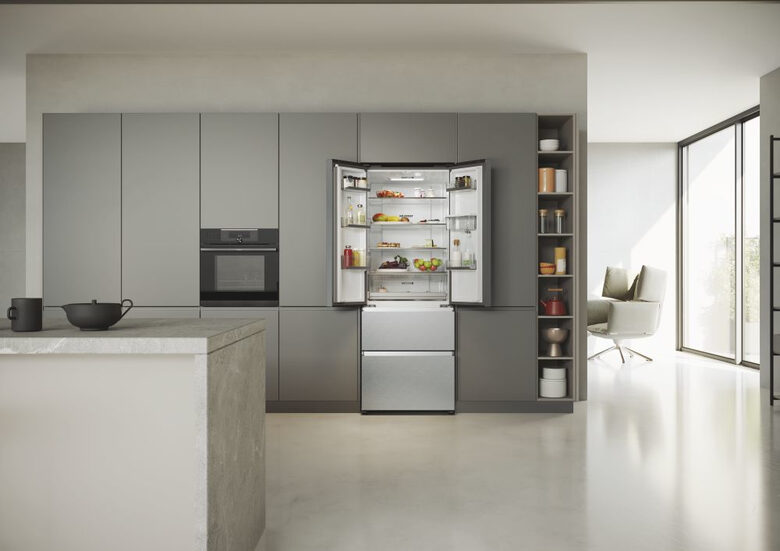 Haier FD 70 Serie 5 HFR5719EWMG frigorifero side-by-side Libera installazione 444 L E Argento