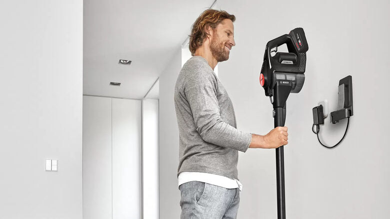 Bosch Serie 8 BCS82PWR25 aspirapolvere senza filo Nero, Rosso Senza sacchetto