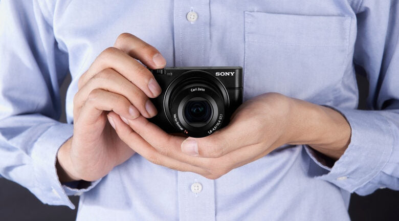 Sony Cyber-shot DSCRX100, fotocamera compatta con obiettivo ZEISS F1.8, 20.2 MP