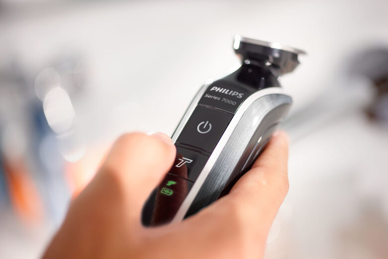 Philips MULTIGROOM Series 7000 Kit multifunzione impermeabile VISO, CORPO, CAPELLI QG3380/16