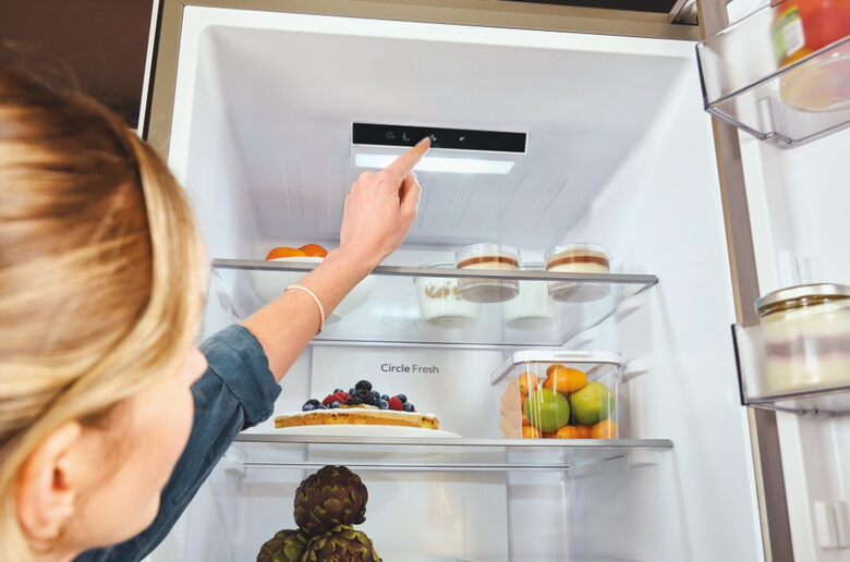 Candy CNCQ2T618EX Fresco 300 Frigorifero Combinato A Libera Installazione, No Frost, Area Fresh 0°C, Classe E, Acciaio Inox