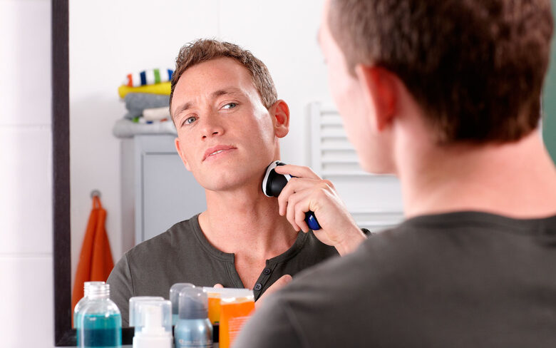 Philips SHAVER Series 3000 Rasoio elettrico per rasatura a secco PT737/17