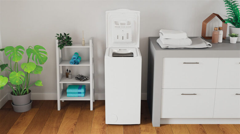 Indesit BTW L60400 IT Lavatrice A Libera Installazione A Carica Dall'alto 6 Kg, 1000 Giri, Turn&Go, Opzione Extra Lavaggio, Classe C, Bianco