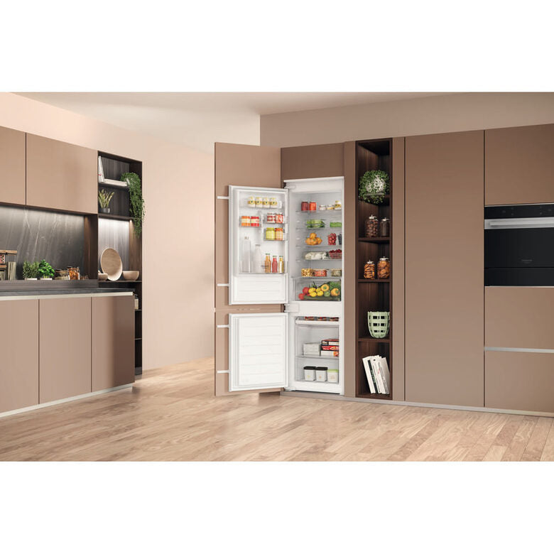 Hotpoint Ariston HAC18D031A1 Frigorifero combinato ad incasso
