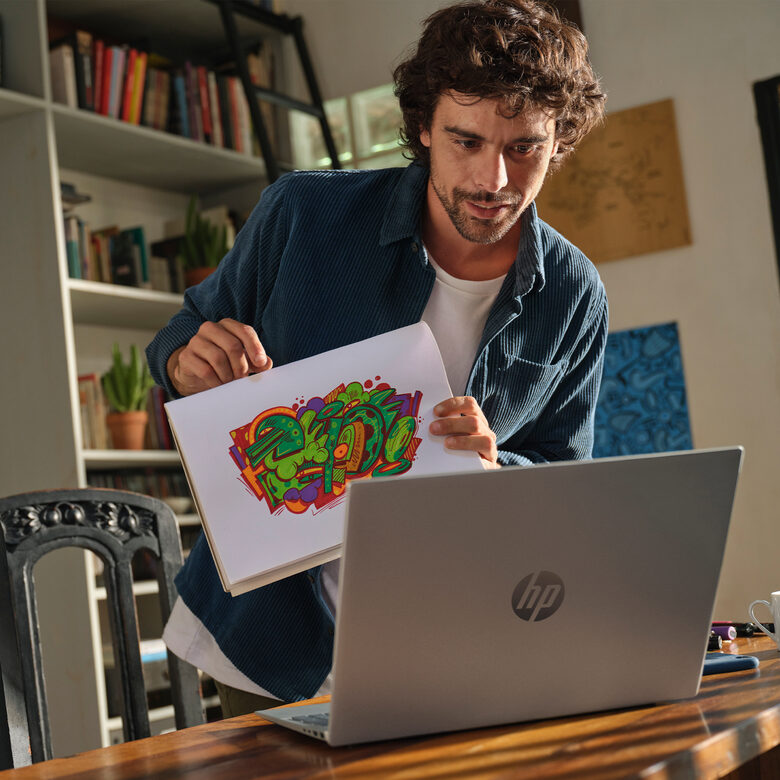 HP Pavilion 16-af0012nl Intel Core Ultra 5 125U Computer portatile 40,6 cm (16") 2K 16 GB LPDDR5-SDRAM 512 GB SSD Wi-Fi 6 (802.11ax) Windows 11 Home AI PC Argento