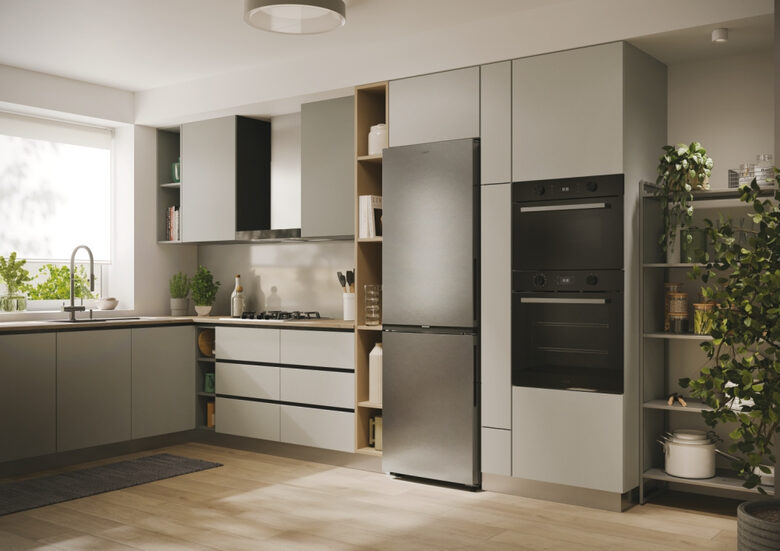 Candy CNCQ2T618EX Fresco 300 Frigorifero Combinato A Libera Installazione, No Frost, Area Fresh 0°C, Classe E, Acciaio Inox