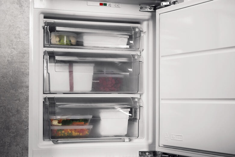 Hotpoint BFS 1222.1 congelatore Da incasso 92 L Bianco