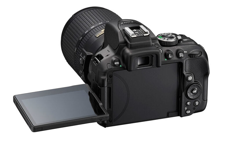 Nikon D5300 + Nikkor 18-105 VR + SD 8GB Lexar Premium 200x Kit fotocamere SLR 24,2 MP CMOS 6000 x 4000 Pixel Nero
