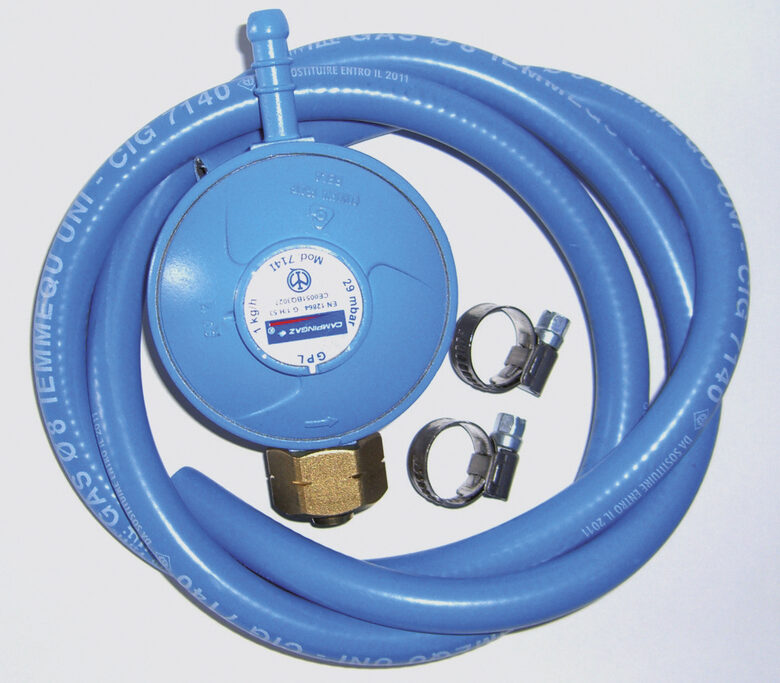 Campingaz Kit Regolatore, Tubo, Fascette per Bombole Attacco Italia
