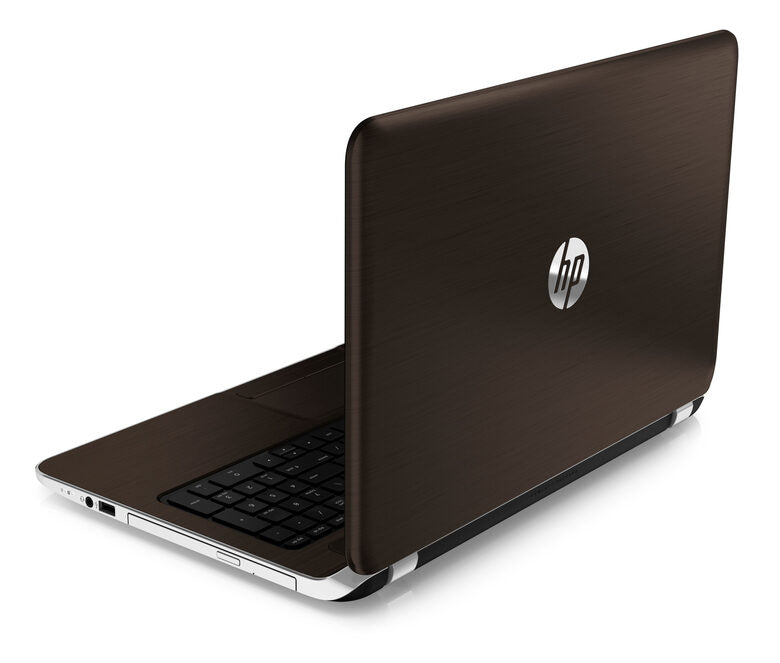 HP Pavilion 15-n233sl Computer portatile 39,6 cm (15.6") HD Intel® Core™ i7 di quarta generazione 6 GB DDR3L-SDRAM 500 GB HDD NVIDIA® GeForce® GT 740M Windows 8.1 Argento