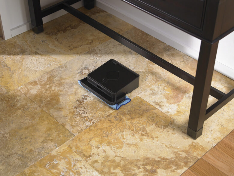 iRobot Braava 380t Aspirapolvere Robot Senza sacchetto Nero