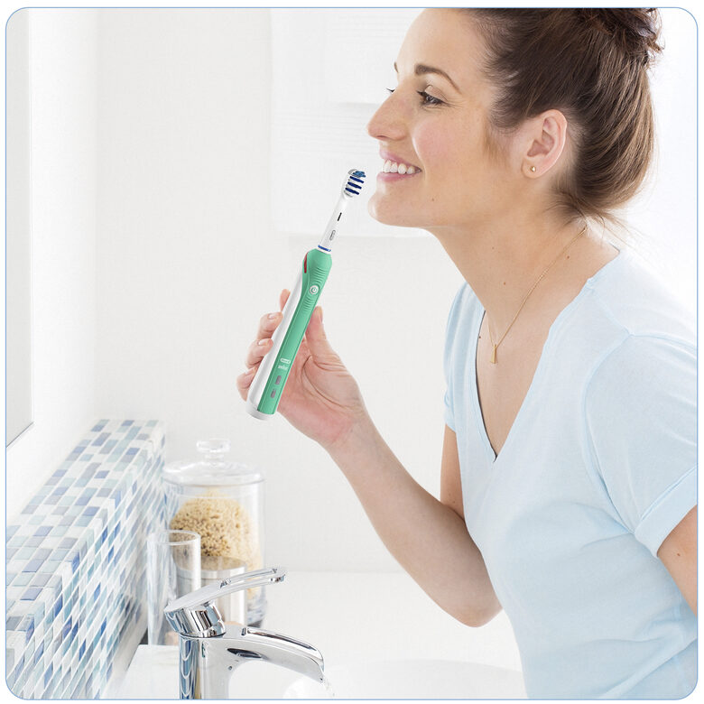 Oral-B TriZone 4000 Adulto Spazzolino TriZone Turchese