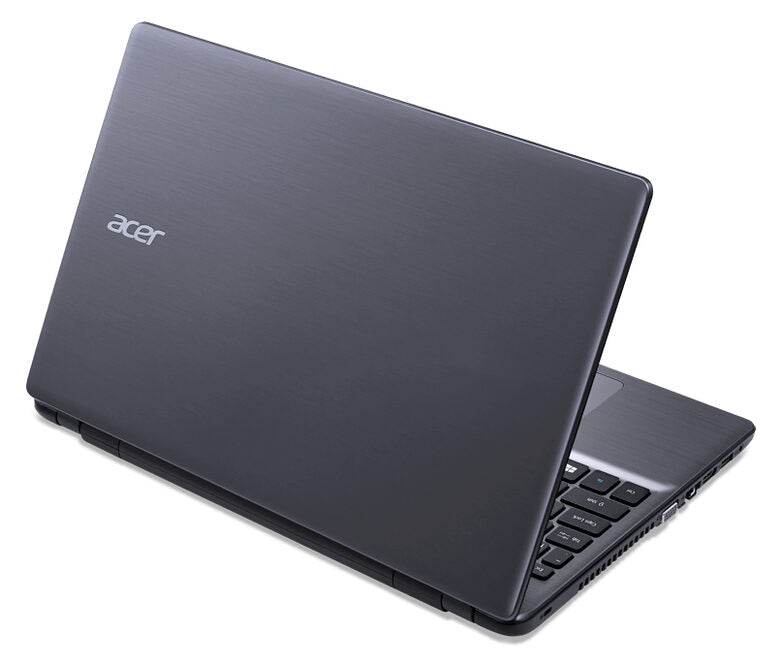 Acer Aspire E E5-571-36FG Computer portatile 39,6 cm (15.6") Intel® Core™ i3 di quarta generazione 4 GB DDR3L-SDRAM 500 GB HDD Windows 8.1 Argento