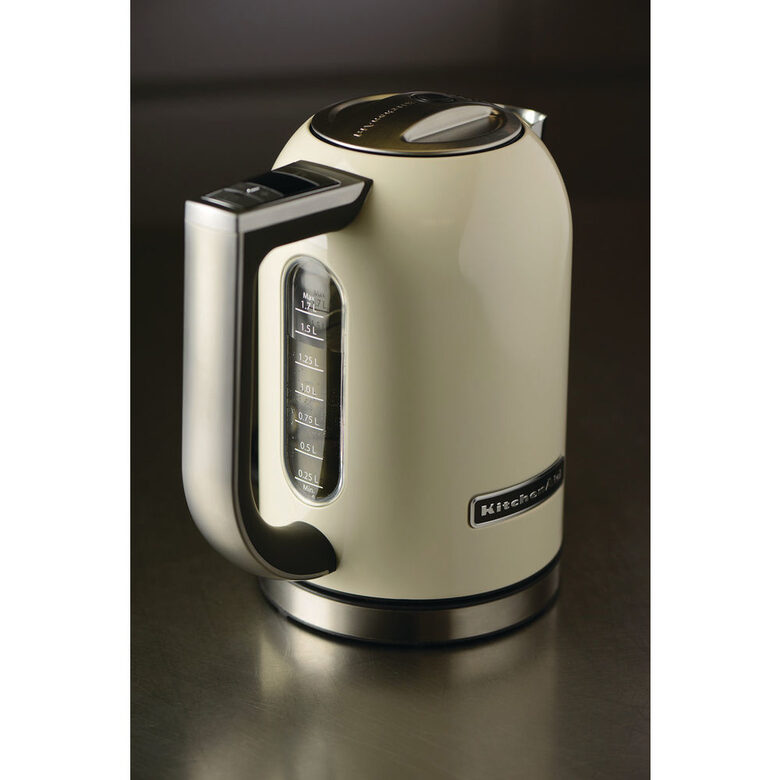 KitchenAid 5KEK1722 bollitore elettrico 1,7 L 2400 W Crema