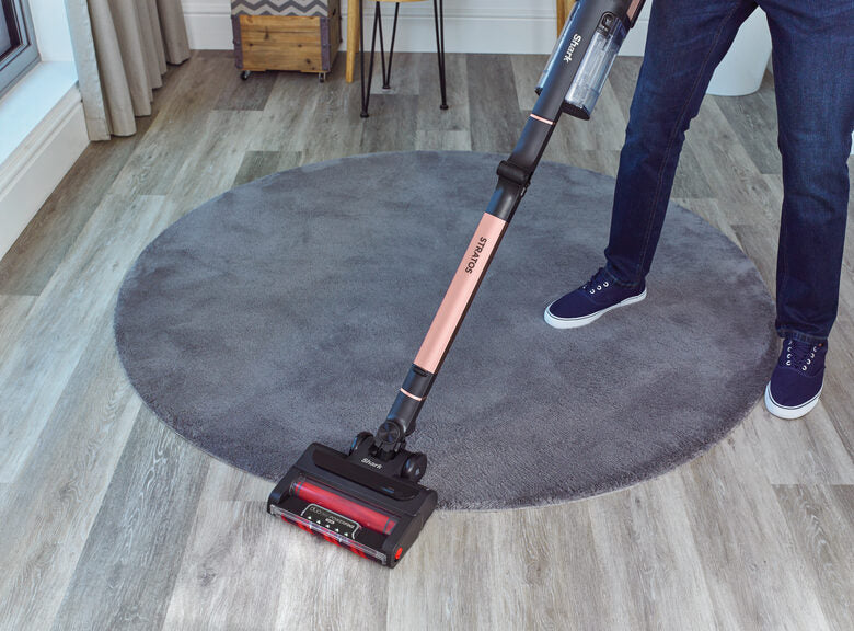 Shark Stratos Aspirapolvere a bastone 2 in 1 Batteria Secco Senza sacchetto Nero, Pesca
