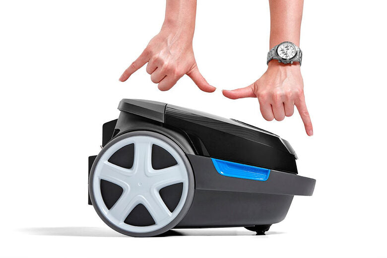 Philips Performer Compact Aspirapolvere con sacco, 900 W, cattura il 99,9% della polvere