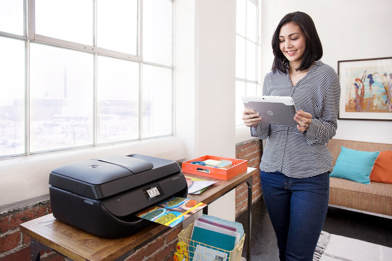 HP OfficeJet 4650 Getto termico d'inchiostro A4 4800 x 1200 DPI 9,5 ppm Wi-Fi