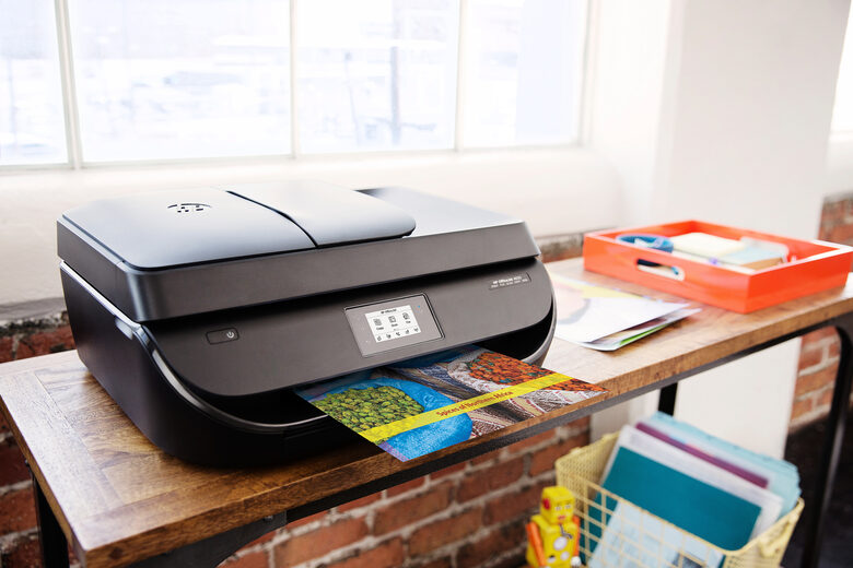 HP OfficeJet 4650 Getto termico d'inchiostro A4 4800 x 1200 DPI 9,5 ppm Wi-Fi