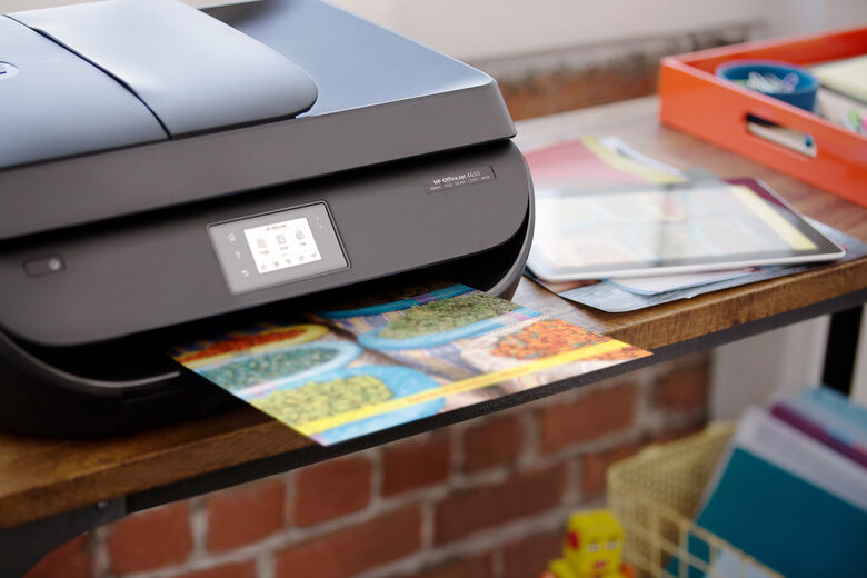 HP OfficeJet 4650 Getto termico d'inchiostro A4 4800 x 1200 DPI 9,5 ppm Wi-Fi