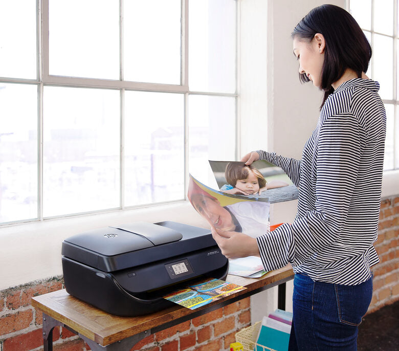 HP OfficeJet 4650 Getto termico d'inchiostro A4 4800 x 1200 DPI 9,5 ppm Wi-Fi