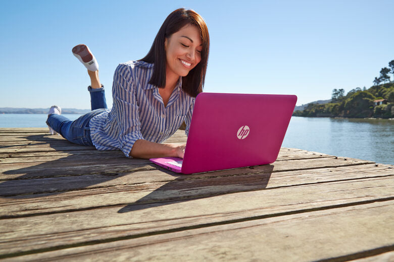 HP Stream 13-c100nl Computer portatile 33,8 cm (13.3") HD Intel® Celeron® 2 GB DDR3L-SDRAM 32 GB eMMC Windows 10 Home Blu