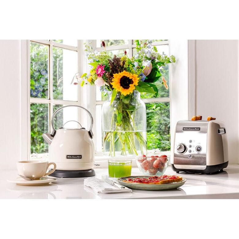 KitchenAid 5KEK1222EAC bollitore elettrico 1,25 L 2200 W Nero, Crema, Acciaio inox