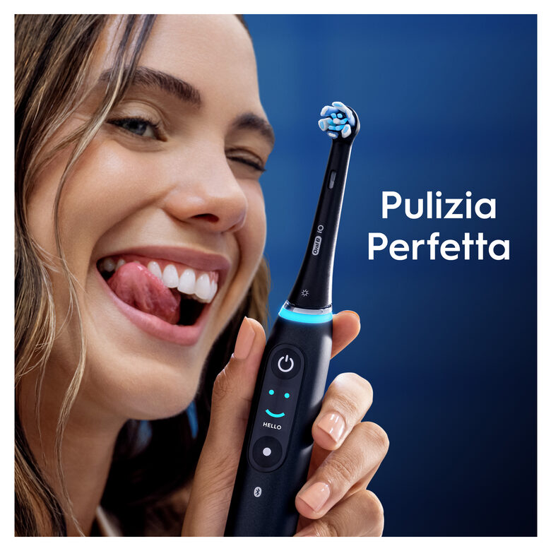 Oral-B Testine di Ricambio iO Series Ultimate Clean, Testine Rotonde Originali, Setole CrissCross per pulizia e rimozione della placca avanzate e in profondità. 3 Testine