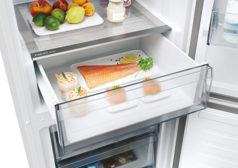Candy CNCQ2T618EX Fresco 300 Frigorifero Combinato A Libera Installazione, No Frost, Area Fresh 0°C, Classe E, Acciaio Inox