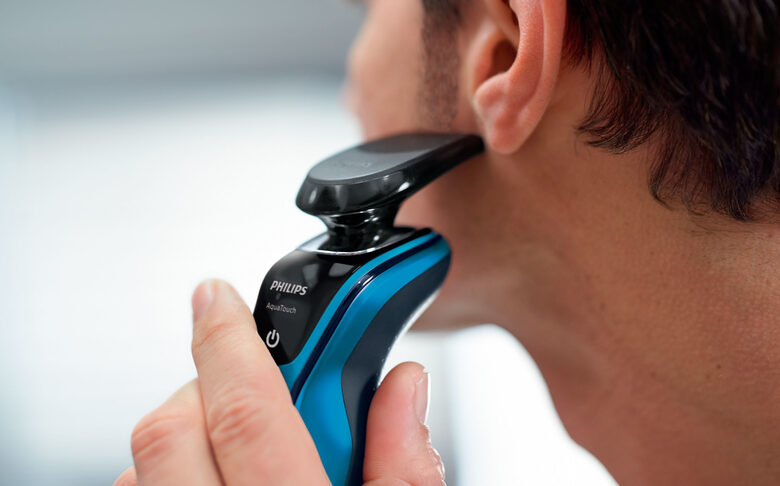 Philips AquaTouch Rasoio elettrico Wet & Dry