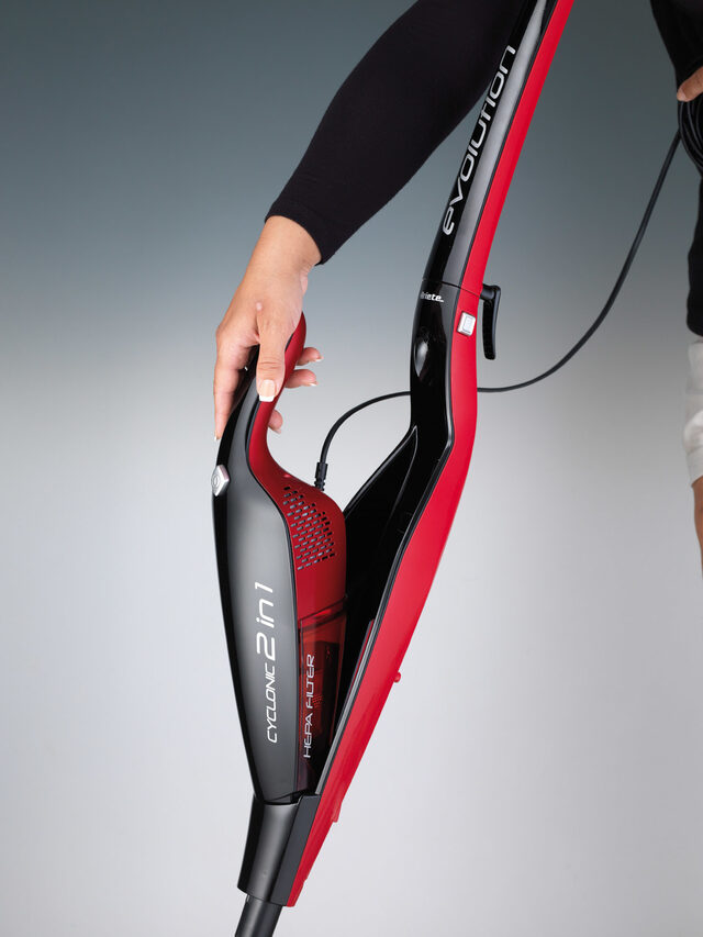 Ariete 2774 Senza sacchetto 0,8 L 600 W Nero, Rosso