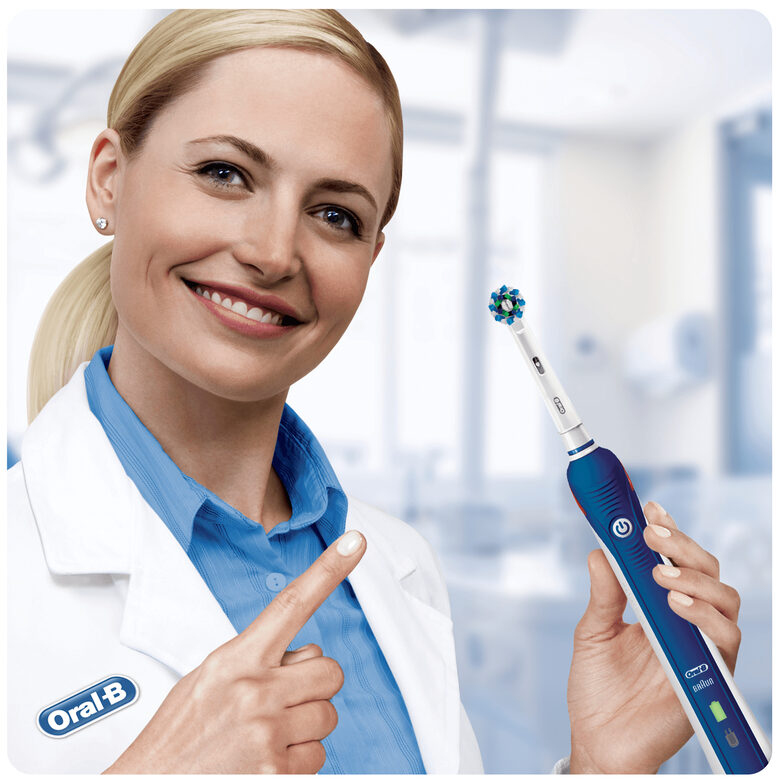 Oral-B Spazzolino Elettrico Ricaricabile PRO 2 2700