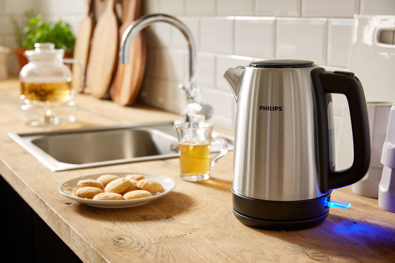 Philips Daily Collection Bollitore in metallo da 1,7 l con spia e coperchio a molla