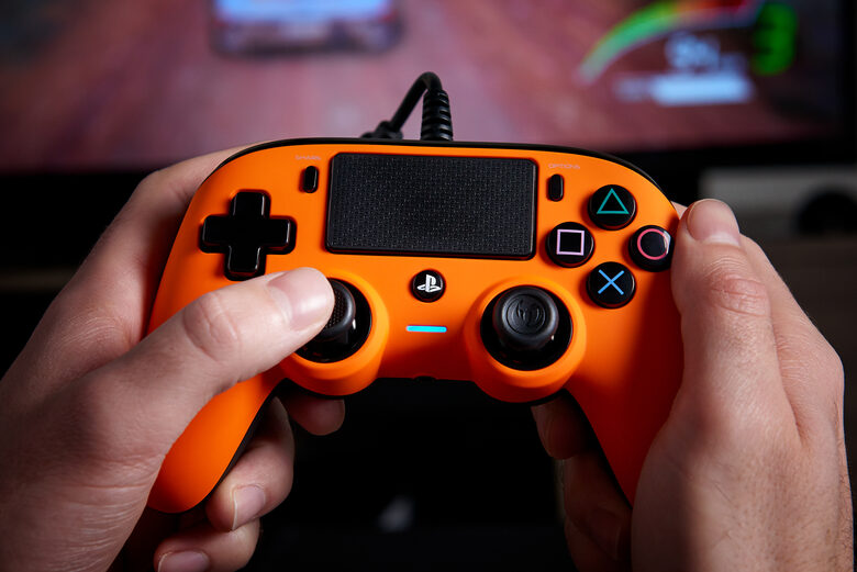 NACON PS4OFCPADORANGE periferica di gioco Arancione Gamepad Analogico/Digitale PlayStation 4
