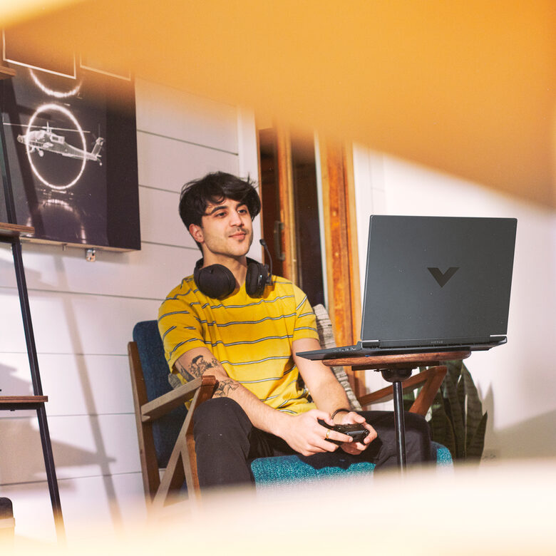 HP Victus Gaming Victus 15-fa1060nl Intel® Core™ i5 i5-12450H Computer portatile 39,6 cm (15.6") Full HD 16 GB DDR4-SDRAM 512 GB SSD NVIDIA GeForce RTX 4050 Wi-Fi 6 (802.11ax) Windows 11 Hom