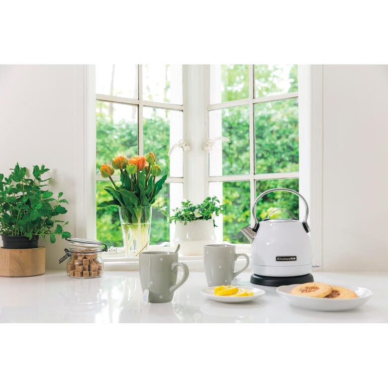 KitchenAid 5KEK1222EWH bollitore elettrico 1,25 L 2200 W Nero, Acciaio inox, Bianco