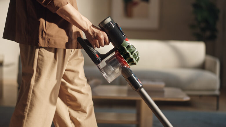 Dyson V8 Cyclone Aspirapolvere a bastone 2 in 1 Batteria Secco Senza sacchetto 0,54 L Nero