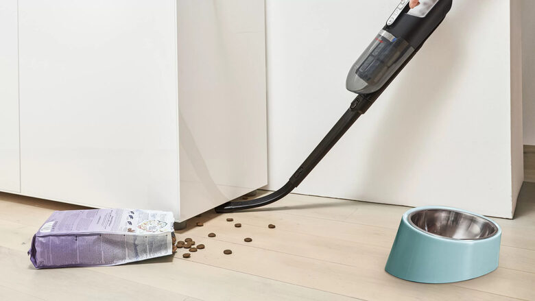 Bosch Serie 4 BBH3ZOO28 scopa elettrica Batteria Secco Senza sacchetto 0,4 L Nero, Rosso 2,15 Ah
