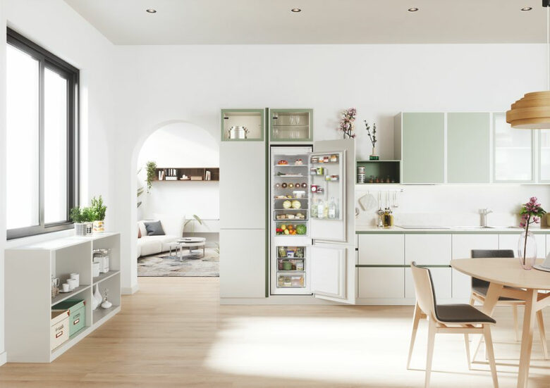Candy Fresco CBL5519EVW frigorifero con congelatore Da incasso 294 L E Bianco