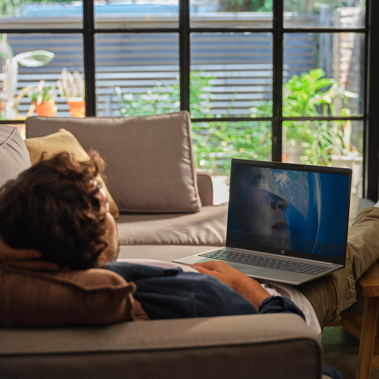 HP Pavilion 16-af0012nl Intel Core Ultra 5 125U Computer portatile 40,6 cm (16") 2K 16 GB LPDDR5-SDRAM 512 GB SSD Wi-Fi 6 (802.11ax) Windows 11 Home AI PC Argento